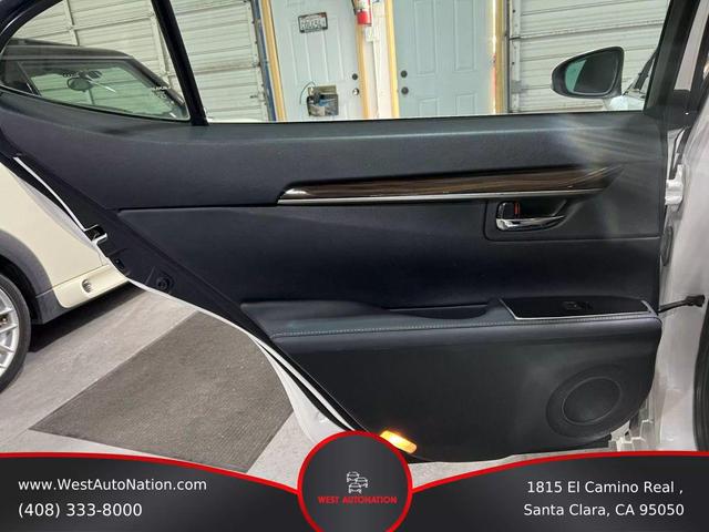 Photo of 2018 Eminent White Pearl Lexus ES 350