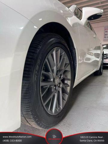Photo of 2018 Eminent White Pearl Lexus ES 350
