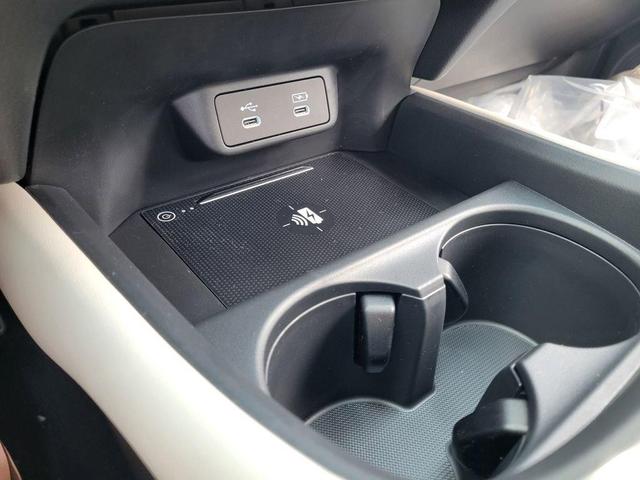Photo of 2026 Solar Silver Metallic Honda HR-V
