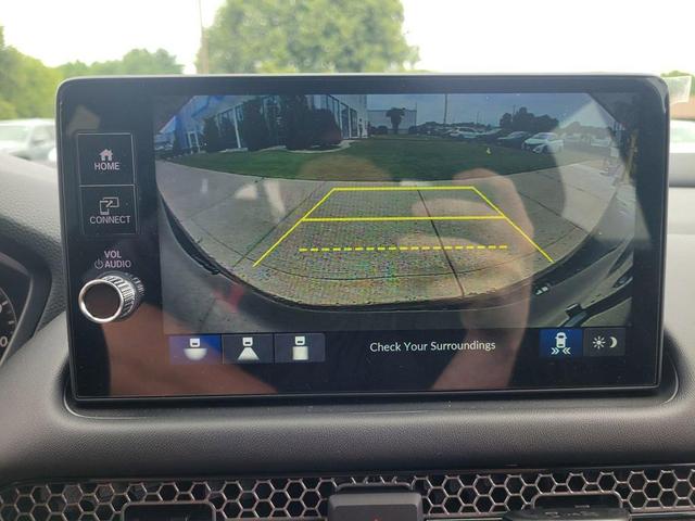 Photo of 2026 Platinum White Pearl Honda HR-V