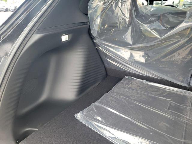 Photo of 2026 Platinum White Pearl Honda HR-V