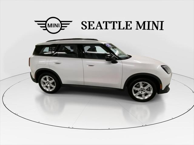 Photo of 2025 Nanuq White Metallic MINI Countryman
