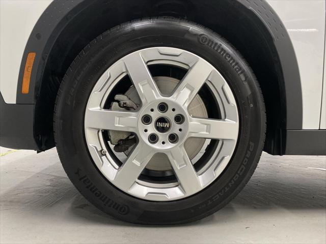 Photo of 2025 Nanuq White Metallic MINI Countryman