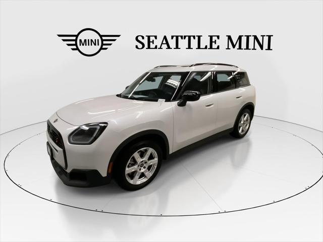 Photo of 2025 Nanuq White Metallic MINI Countryman