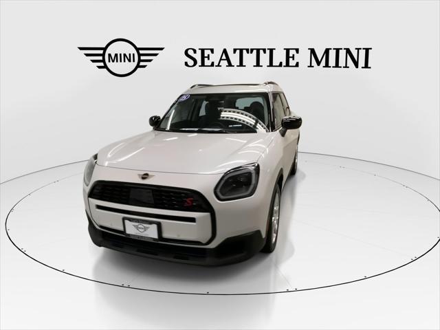 Photo of 2025 Nanuq White Metallic MINI Countryman