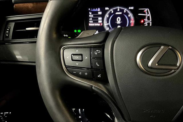 Photo of 2022 Iridium Lexus ES 350