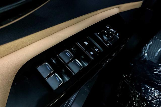 Photo of 2022 Iridium Lexus ES 350