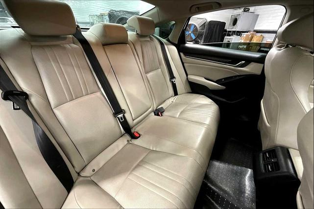 Photo of 2018 Platinum White Pearl Honda Accord