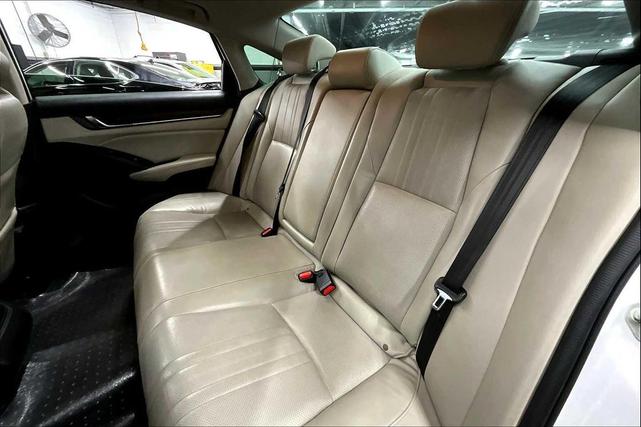 Photo of 2018 Platinum White Pearl Honda Accord