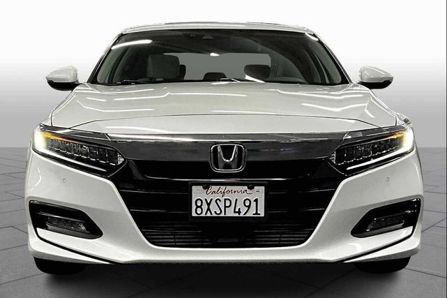 Photo of 2018 Platinum White Pearl Honda Accord