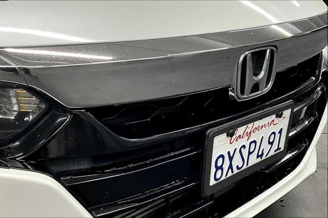 Photo of 2018 Platinum White Pearl Honda Accord