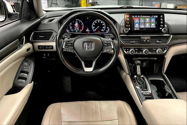 Photo of 2018 Platinum White Pearl Honda Accord