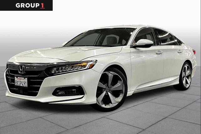 Photo of 2018 Platinum White Pearl Honda Accord
