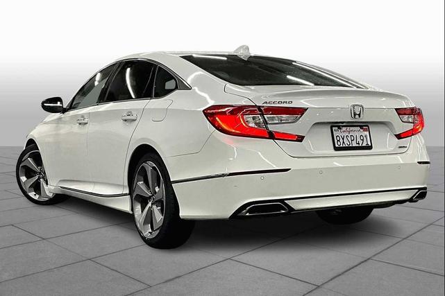 Photo of 2018 Platinum White Pearl Honda Accord