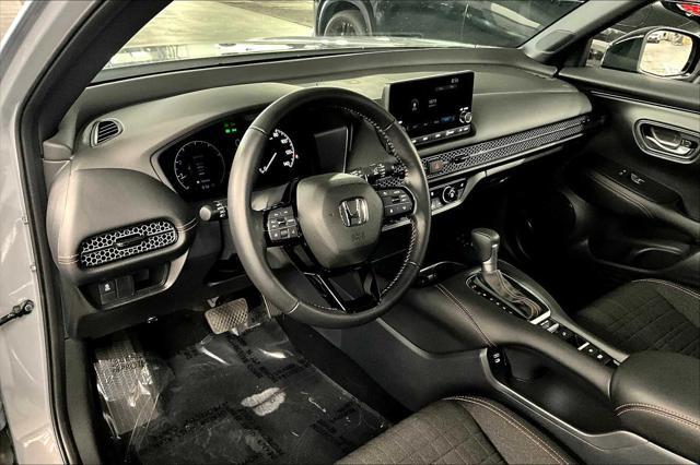 Photo of 2025 Urban Gray Pearl Honda HR-V