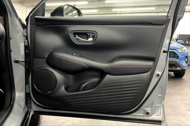 Photo of 2025 Urban Gray Pearl Honda HR-V