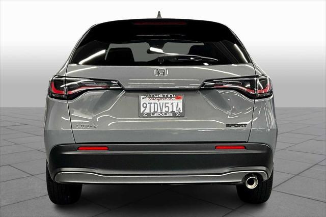 Photo of 2025 Urban Gray Pearl Honda HR-V