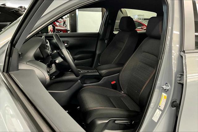 Photo of 2025 Urban Gray Pearl Honda HR-V