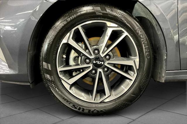Photo of 2022 Gravity Gray Kia Forte