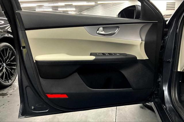 Photo of 2022 Gravity Gray Kia Forte
