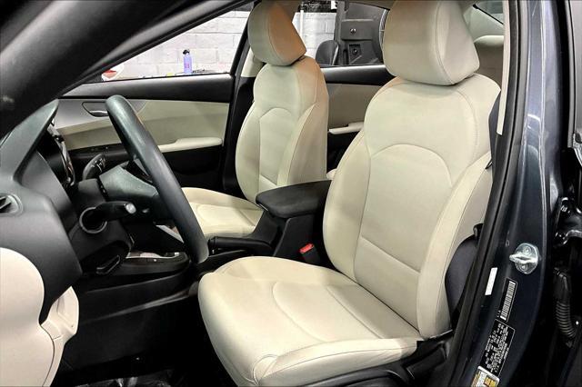 Photo of 2022 Gravity Gray Kia Forte