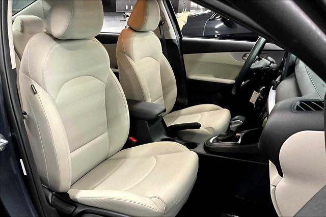 Photo of 2022 Gravity Gray Kia Forte