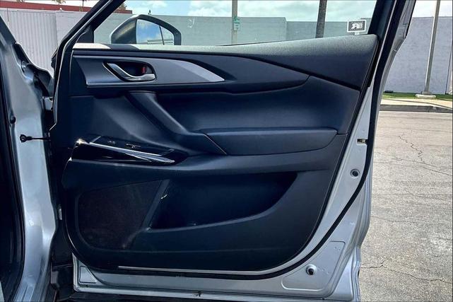 Photo of 2023 Sonic Silver Metallic Mazda CX-9