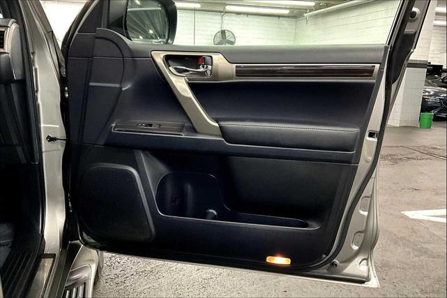 Photo of 2020 Atomic Silver Lexus GX 460