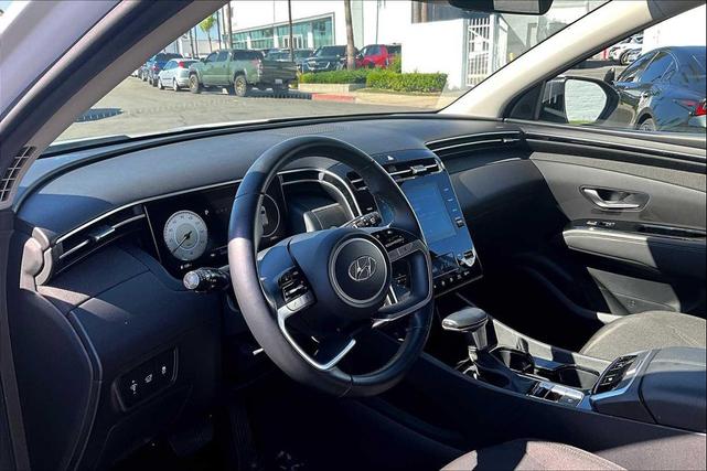 Photo of 2022 Quartz White Hyundai TUCSON