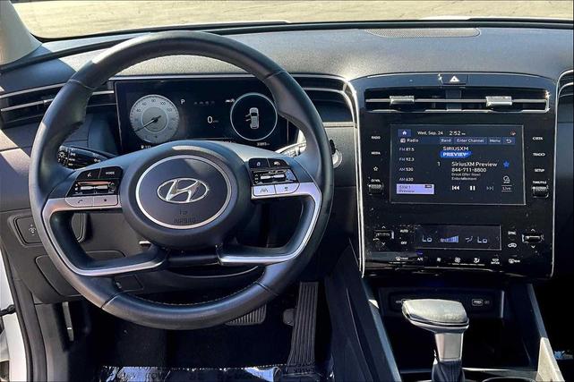 Photo of 2022 Quartz White Hyundai TUCSON