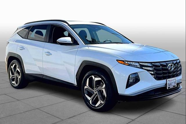 Photo of 2022 Quartz White Hyundai TUCSON