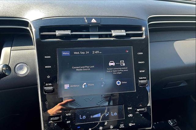 Photo of 2022 Quartz White Hyundai TUCSON