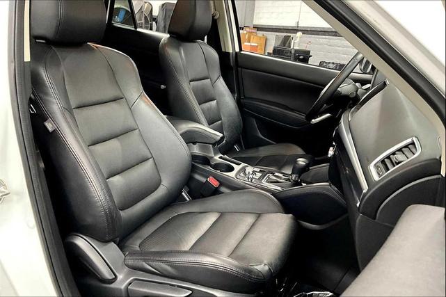 Photo of 2016 Crystal White Pearl Mica Mazda CX-5