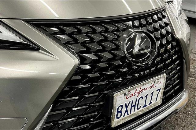 Photo of 2021 Atomic Silver Lexus UX 200