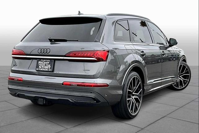 Photo of 2021 Samurai Gray Metallic Audi Q7