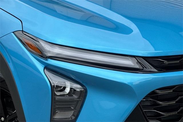 Photo of 2025 Marina Blue Metallic Chevrolet Trax