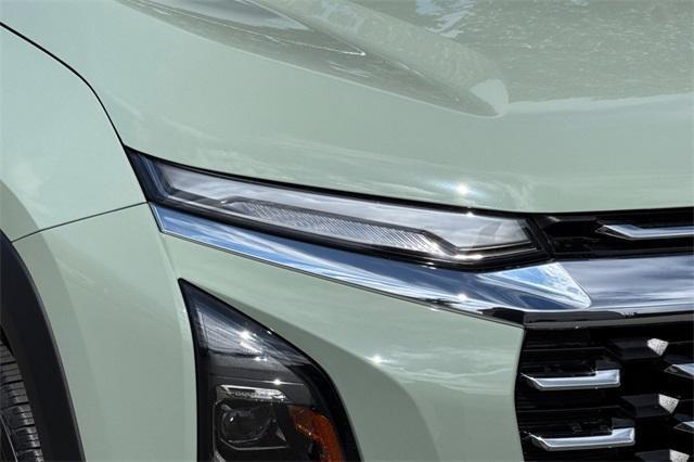 Photo of 2025 Cacti Green Chevrolet Equinox
