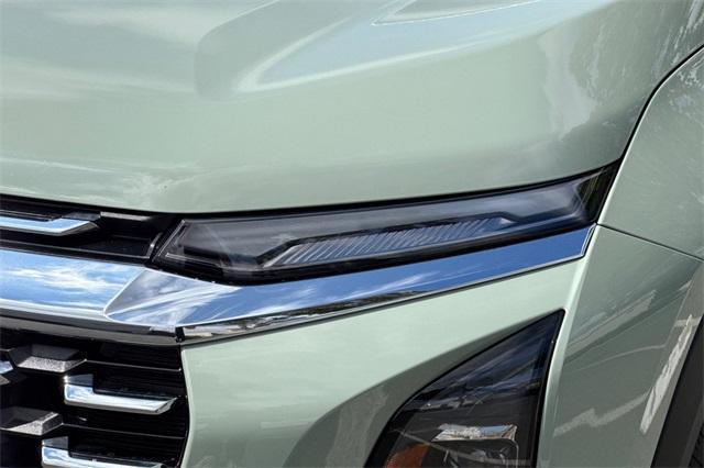 Photo of 2025 Cacti Green Chevrolet Equinox
