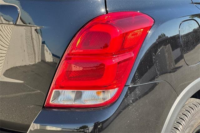 Photo of 2022 Mosaic Black Metallic Chevrolet Trax