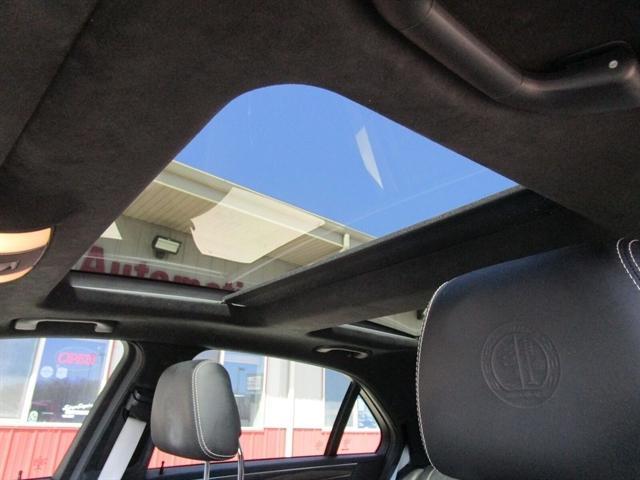 Photo of 2015 White Mercedes-Benz E-Class