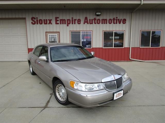 2000 Lincoln Town Car