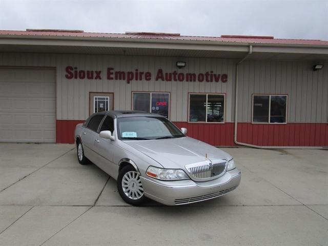 2005 Lincoln Town Car