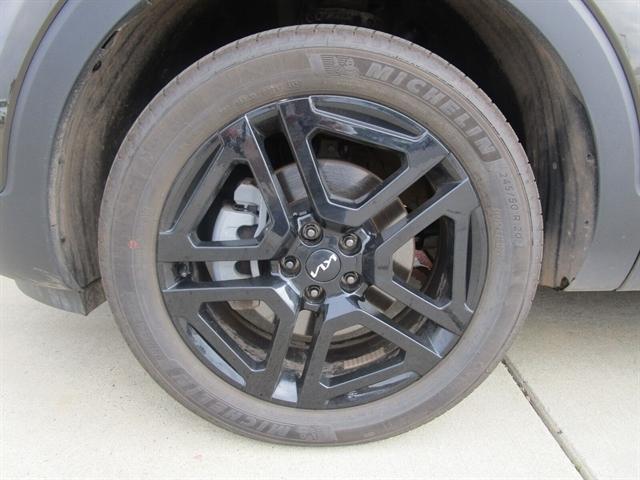 Photo of 2024 Green Kia Telluride