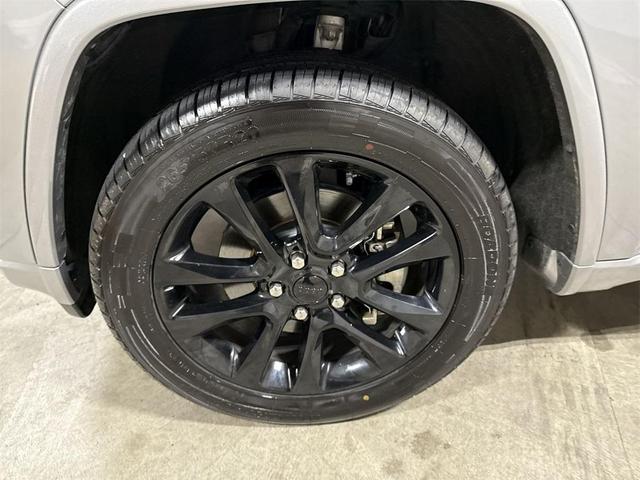 Photo of 2021 Billet Silver Metallic Clearcoat Jeep Grand Cherokee