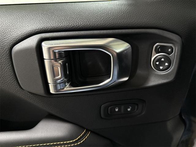 Photo of 2025 Granite Crystal Clearcoat Metallic Jeep Gladiator