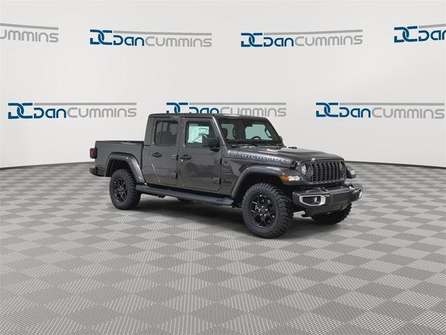 Photo of 2025 Granite Crystal Clearcoat Metallic Jeep Gladiator