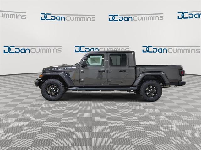 Photo of 2025 Granite Crystal Clearcoat Metallic Jeep Gladiator