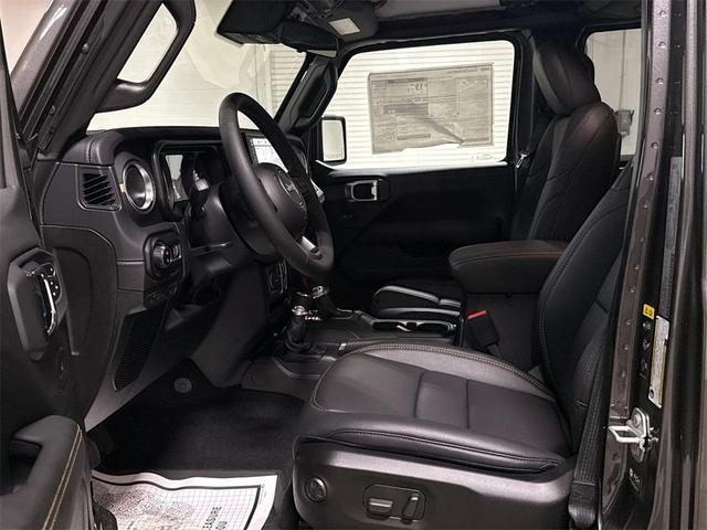 Photo of 2025 Granite Crystal Clearcoat Metallic Jeep Gladiator
