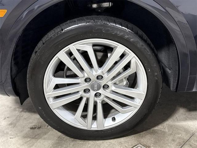 Photo of 2018 Moonlight Blue Metallic Audi Q5