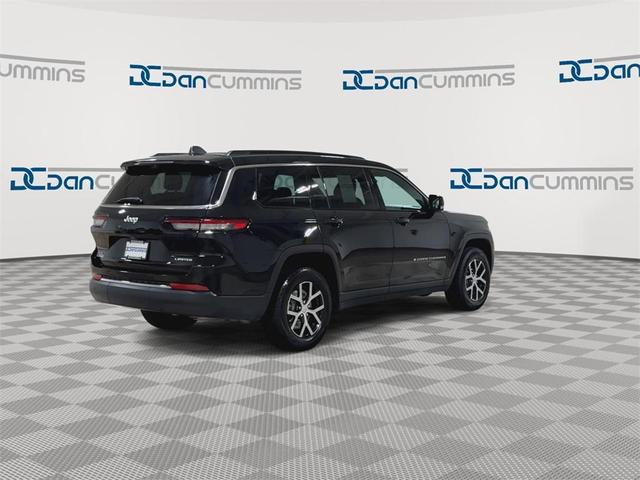 Photo of 2024 Diamond Black Jeep Grand Cherokee L